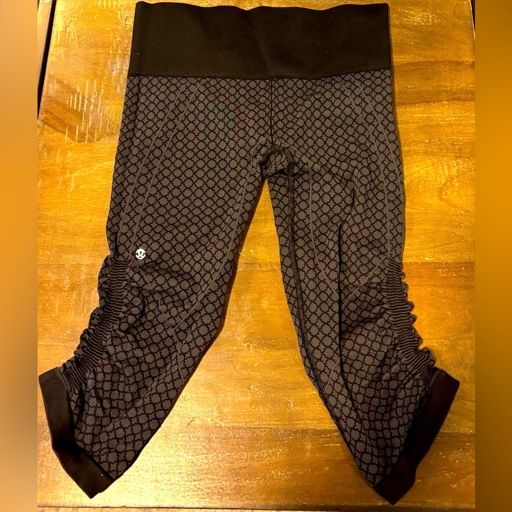 Lululemon In The Flow Crop II Leggings black gray